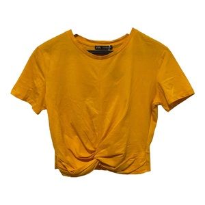 NWT ZARA knotted T-shirt yellow/orange Loose fit Size M